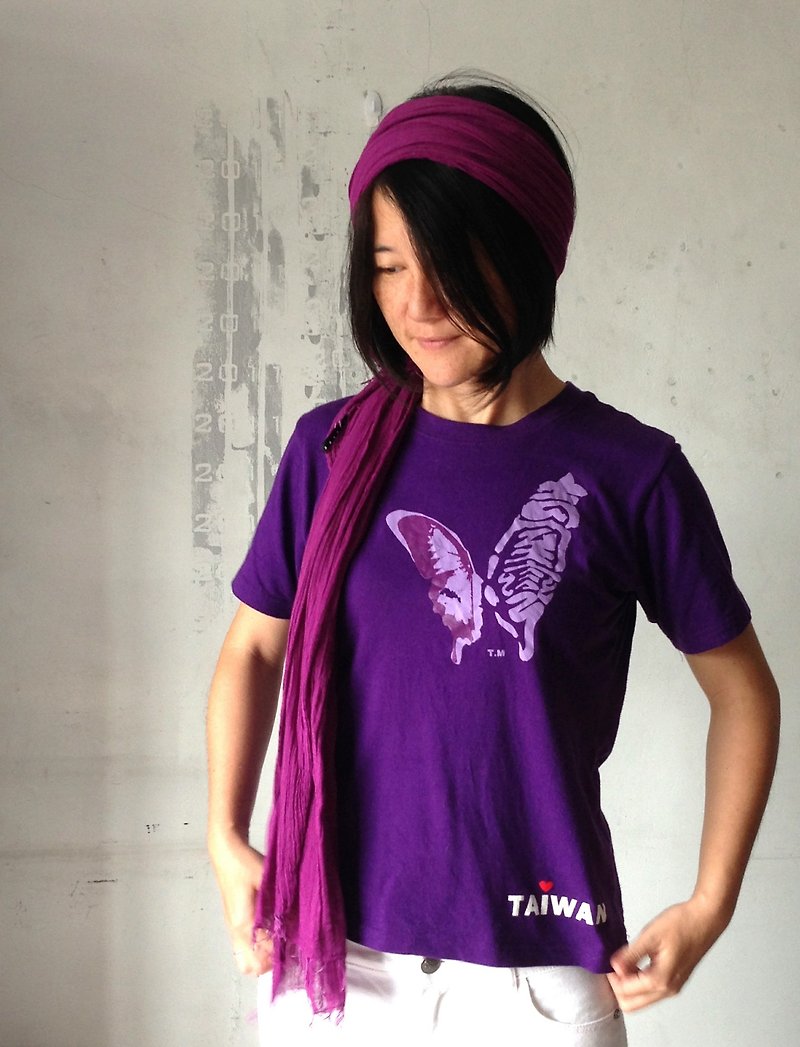 Taiwan butterfly cotton T-shirt - เสื้อยืดผู้หญิง - ผ้าฝ้าย/ผ้าลินิน สีม่วง
