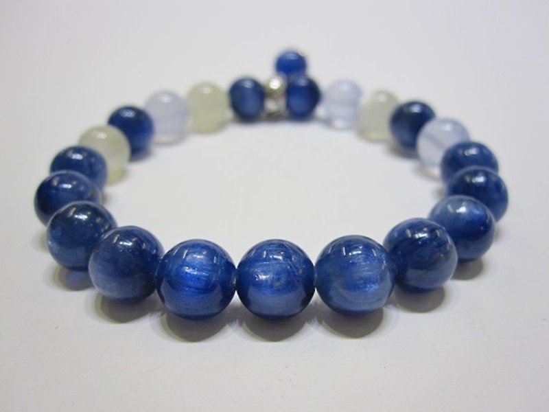 Blue Smoke - All Natural Kyanite + Blue Chalcedony + Moonstone 925 Silver Handkerchief Hong Kong Original Design - Bracelets - Gemstone Blue