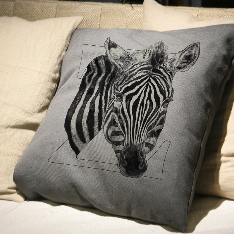 Zebra 斑馬 手繪字母抱枕 - 枕頭/咕𠱸 - 棉．麻 多色