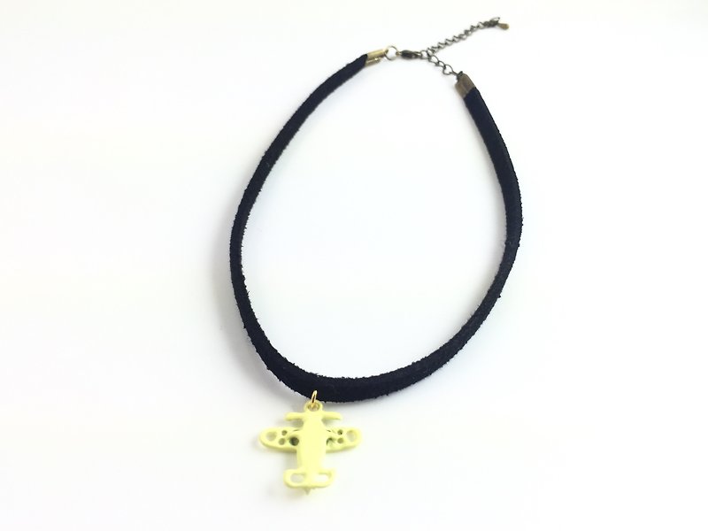 "Small yellow airplane Necklace" - สร้อยคอ - หนังแท้ สีดำ