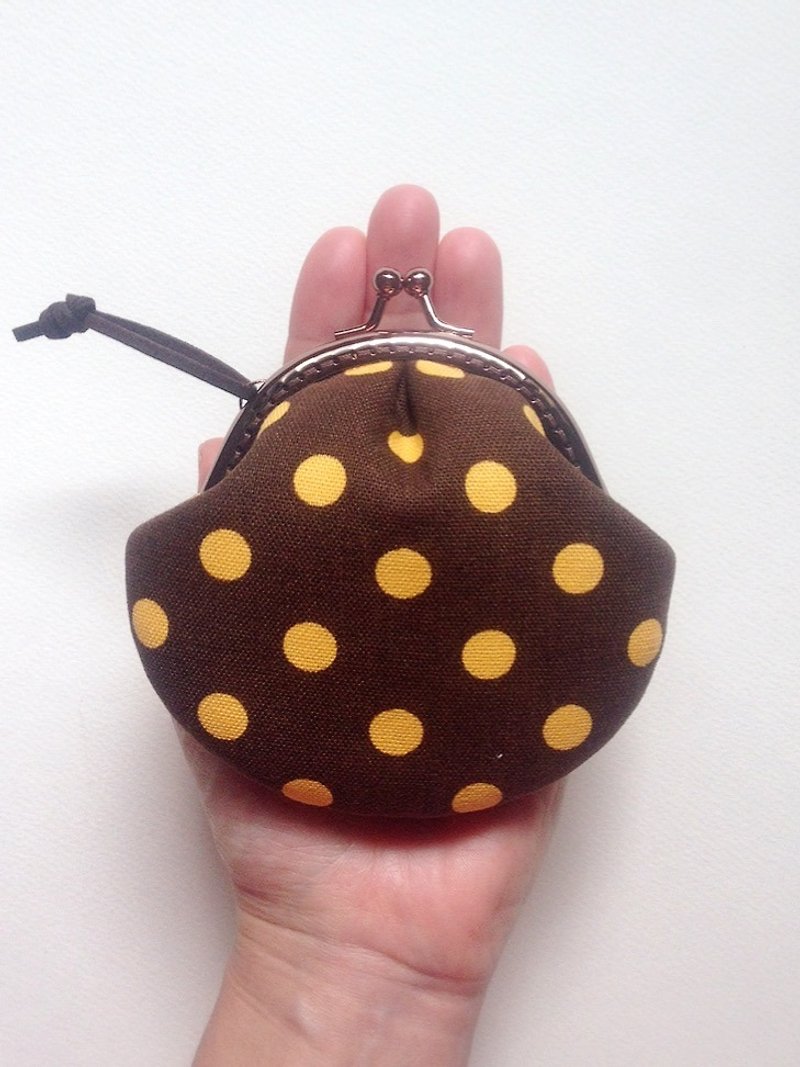 highcha exclusive *hm2. Chocolate mustard. Shell mouth gold bag - Coin Purses - Cotton & Hemp Brown