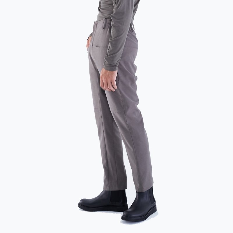 TRAN - patch pocket cut trousers - กางเกงขายาว - เส้นใยสังเคราะห์ สีกากี