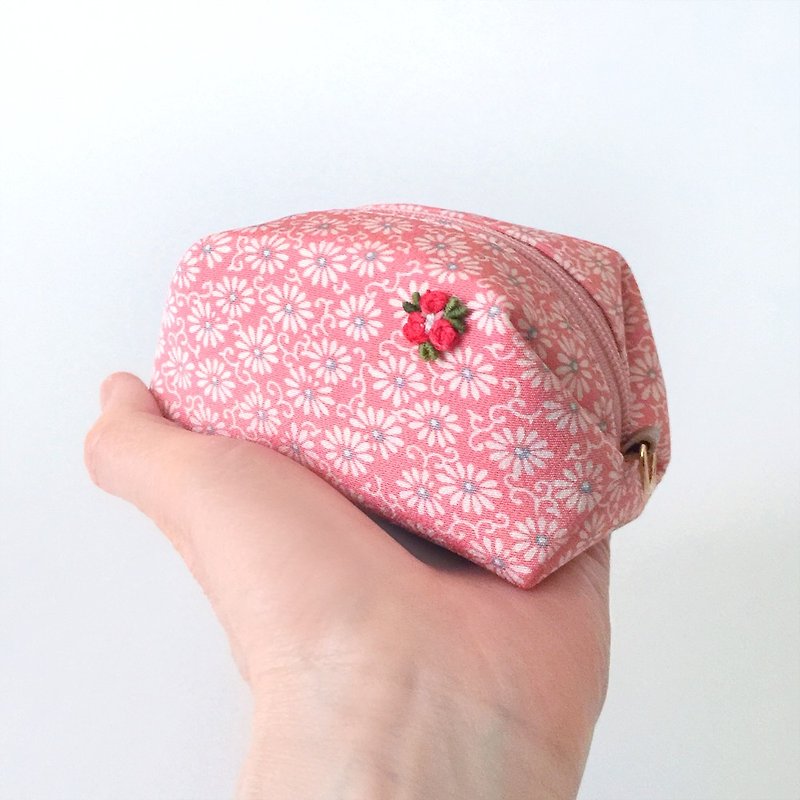 Pouch with Japanese traditional pattern, Kimono (Small)  - Silk - Toiletry Bags & Pouches - Silk Pink