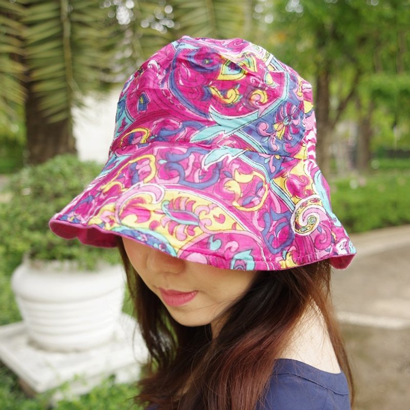 ATIPA หมวกปีกสั้น Boho Chic Style ป้องกันแดด UV ใส่ได้ทั้งสองด้าน - หมวก - ผ้าฝ้าย/ผ้าลินิน สีแดง