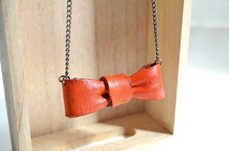 ▎Shekinah ▎ handmade leather - Bow Long Necklace - สร้อยคอ - วัสดุอื่นๆ สีแดง