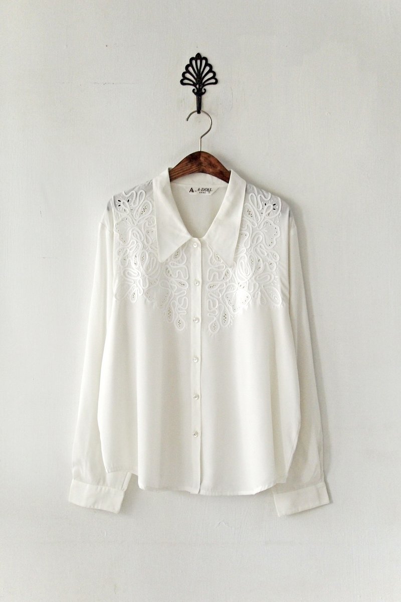 【Banana Flyin'】 日本 復古著 淑女 蕾絲 鏤空 白襯衫 - Women's Shirts - Other Materials White