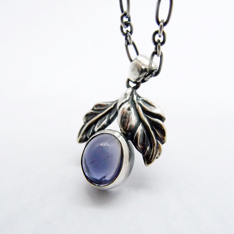 [Classical Series 6] Egg Face Iolite 925 Sterling Silver Necklace - Necklaces - Other Metals Purple