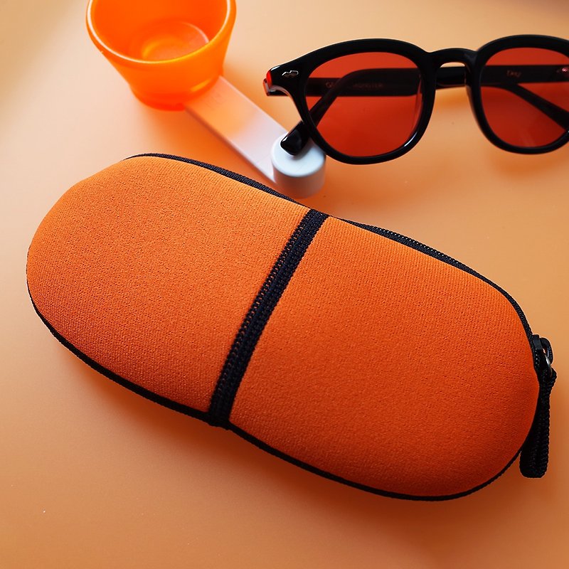 Capsule capsule glasses bag - อื่นๆ - วัสดุกันนำ้ สีส้ม