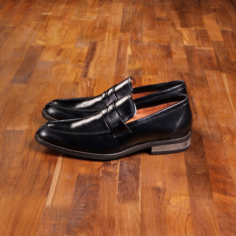 Vanger Elegance and Beauty ‧ Metropolitan Elegance Shangshen Shirefu Loafers Va152 Black Made in Taiwan - รองเท้าลำลองผู้ชาย - หนังแท้ สีดำ
