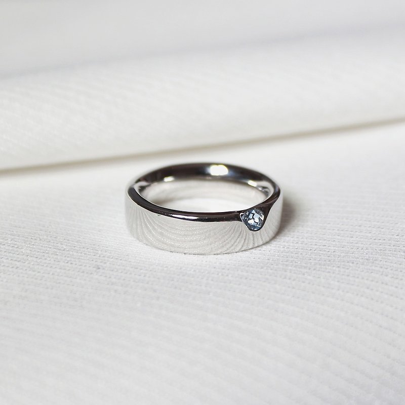 Secret heart sterling silver ring - แหวนทั่วไป - เงินแท้ สีเงิน