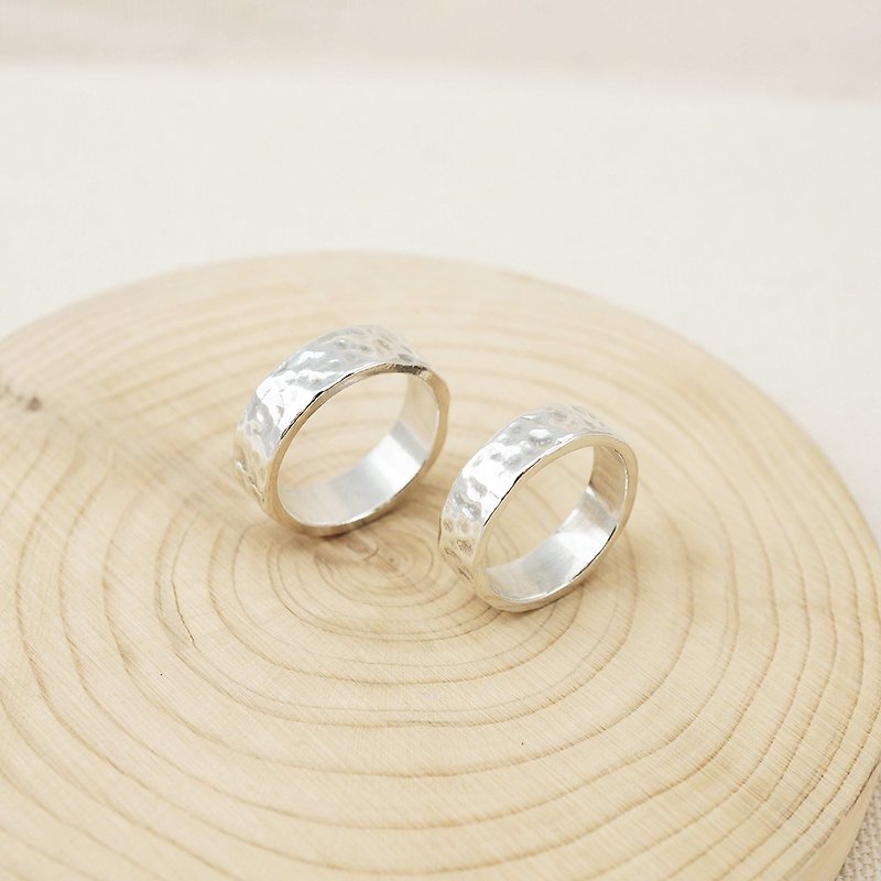 Strolling on the Moon Sterling Silver Couples Rings - แหวนคู่ - เงินแท้ สีเงิน
