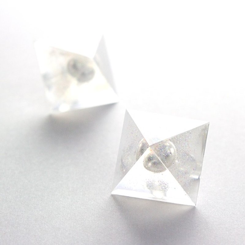 金字塔型耳環（珍珠串珠 極細緻亮粉） - 耳環/耳夾 - 其他材質 白色