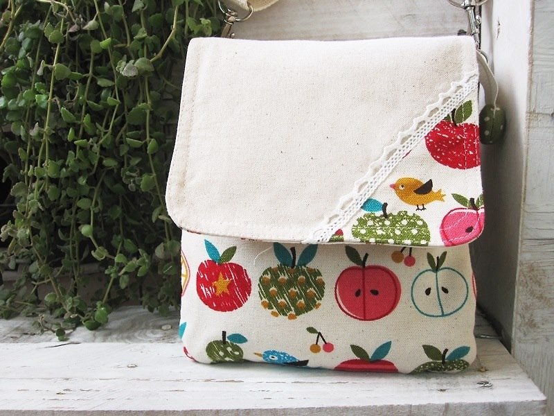Fruit lot oblique backpack - กระเป๋าแมสเซนเจอร์ - ผ้าฝ้าย/ผ้าลินิน สีเขียว