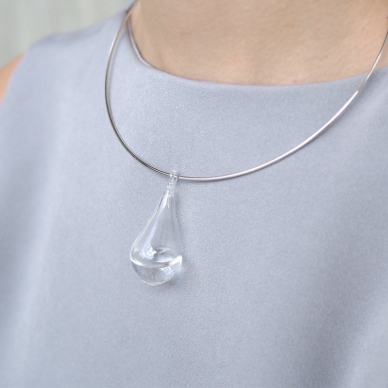 Dripping shape loop necklace - Necklaces - Glass White