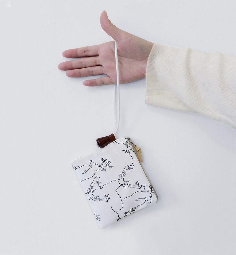 Small zipper bag - Black and white elk - กระเป๋าใส่เหรียญ - ผ้าฝ้าย/ผ้าลินิน ขาว