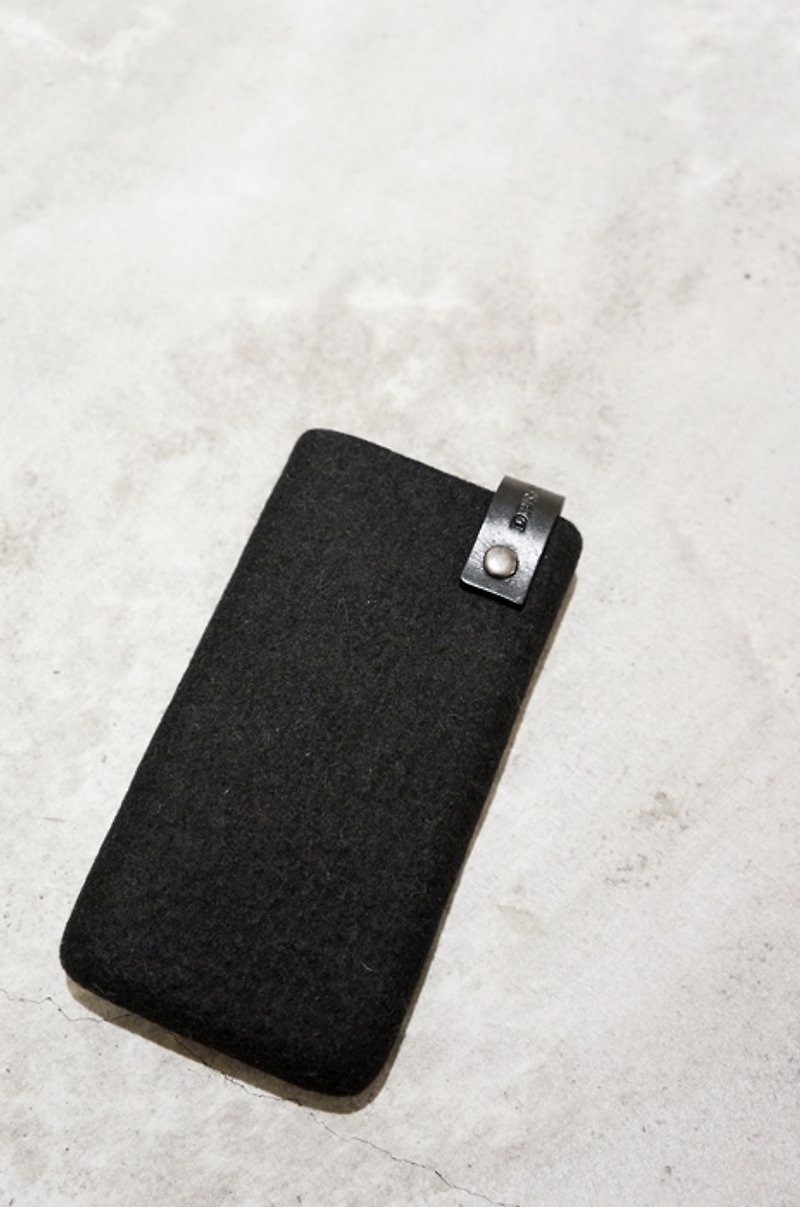 無縫轉式款 - iphone SE專用 - 手機殼/手機套 - 羊毛 黑色