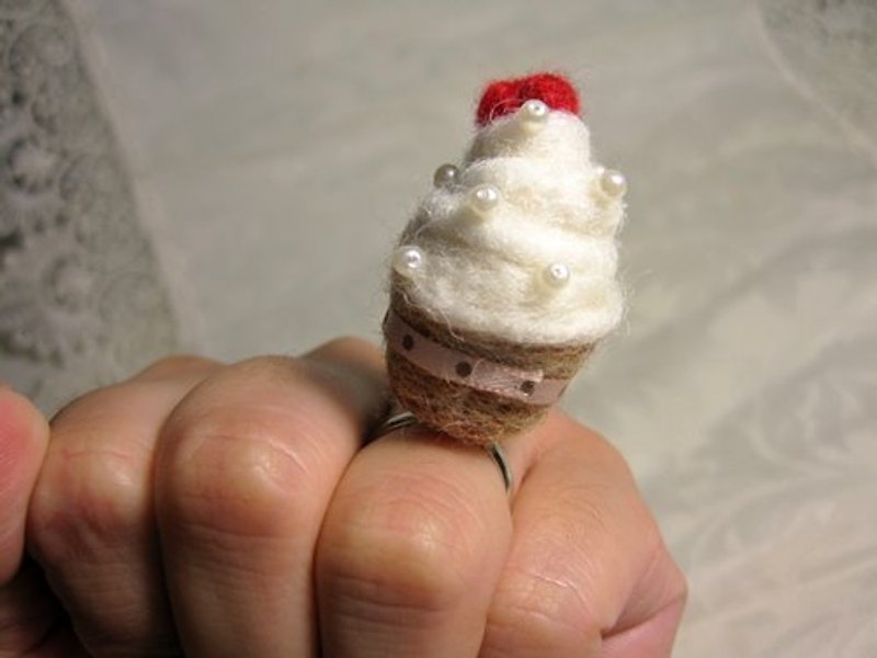 Wool felt Cupcakes Rings - General Rings - Other Materials White