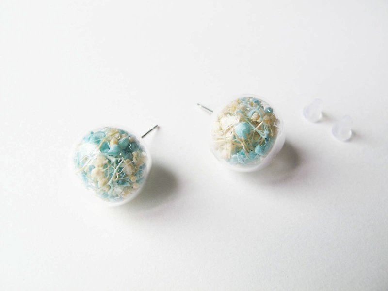 * Rosy Garden * Dried baby's breath inside glass ball earrings - Earrings & Clip-ons - Glass Blue