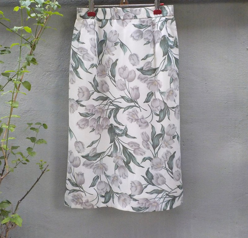 FOAK vintage elegant floral skirt Ink - กระโปรง - วัสดุอื่นๆ ขาว