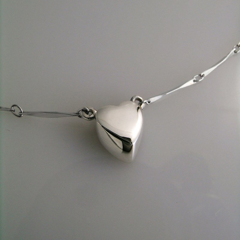FUHSIYATUO geometric small love heart sterling silver pendant - สร้อยคอ - โลหะ ขาว