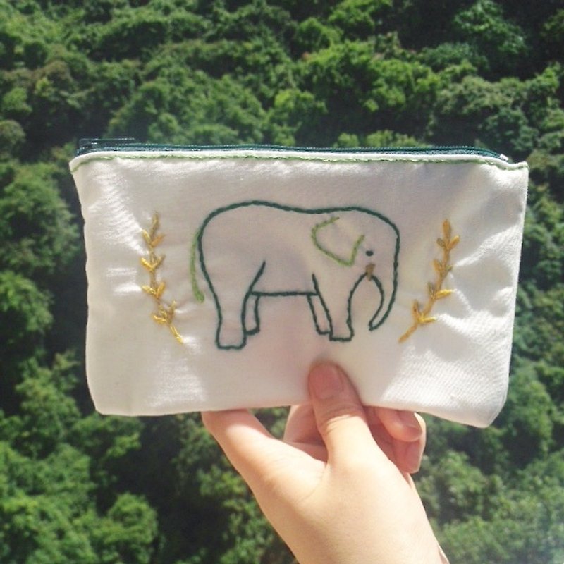 Elephant embroidery Pencil - กล่องดินสอ/ถุงดินสอ - งานปัก สีเขียว