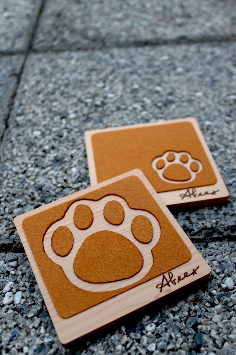 Cat's paws, dog paws or bear paws, big meatball footprints - Coasters - Wood Multicolor