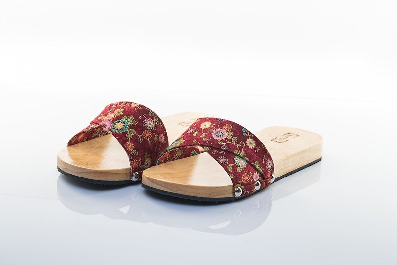 Flat wind energy health wooden shoes (female) - รองเท้าลำลองผู้หญิง - ไม้ สีนำ้ตาล