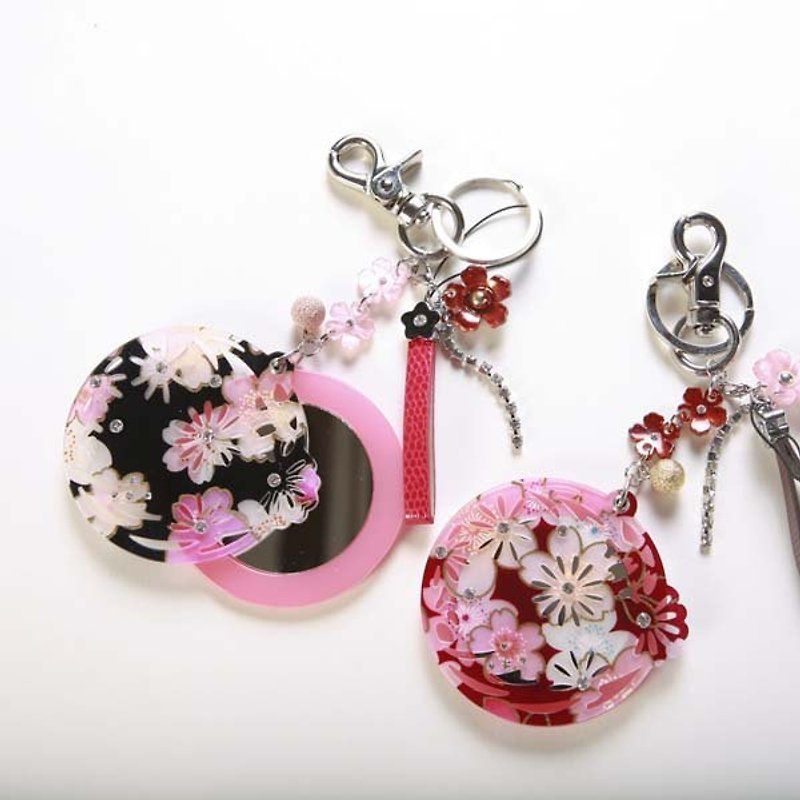 Sakura soft, the wind, makeup mirror, strap, eye-catching elegance - black - Keychains - Acrylic Black