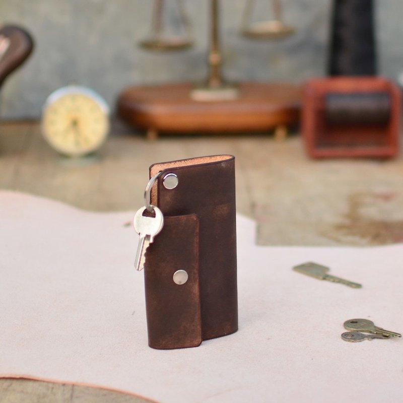 HIKER Leather Studio // Key case_Deep brown color - Keychains - Genuine Leather Brown