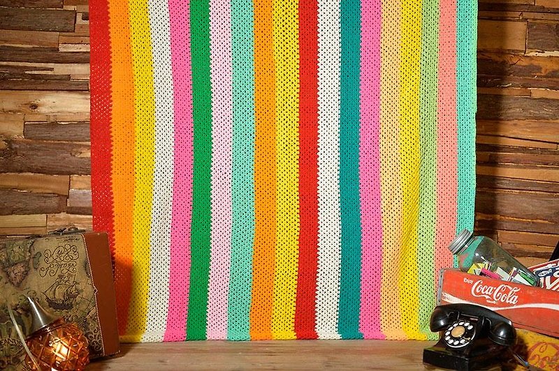 Pop style hand-woven carpet - ผ้าห่ม - วัสดุอื่นๆ หลากหลายสี