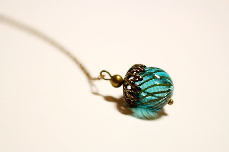 寶藍色條紋果實項鍊 手工玻璃球/黃銅 - Necklaces - Glass 
