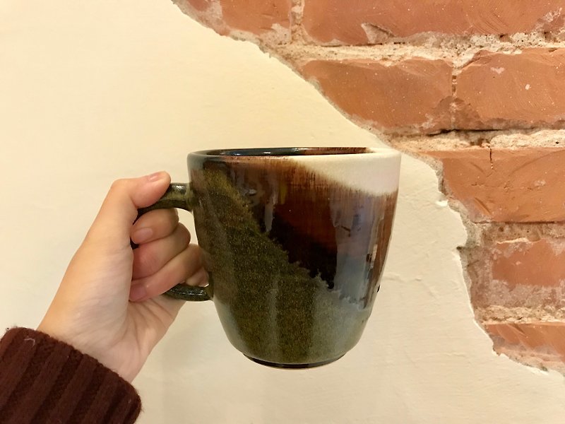 Hand-carrying green caramel matcha cup 480c.c - Mugs - Other Materials Multicolor