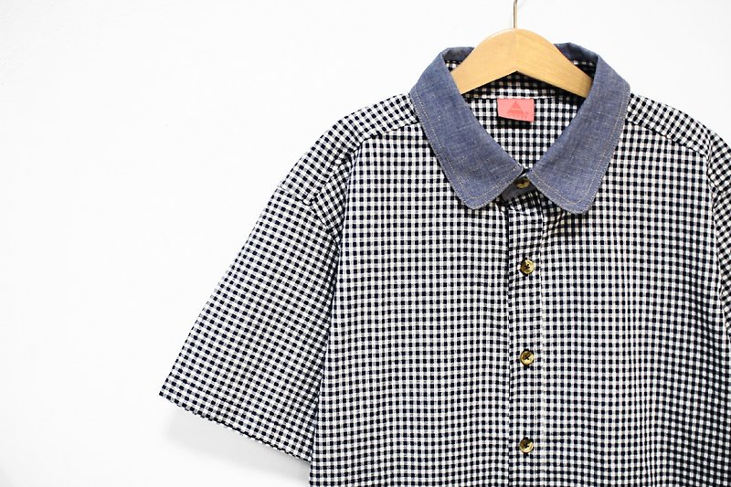 " H-ZOO " thin tannins collar + blue * off-white checkered short-sleeved shirt stitching - เสื้อเชิ้ตผู้หญิง - วัสดุอื่นๆ สีน้ำเงิน