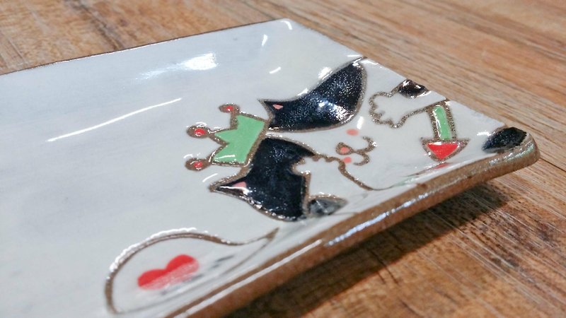 [Modeling plate] Black and white cat with blindfold eyes - Small Plates & Saucers - Pottery 