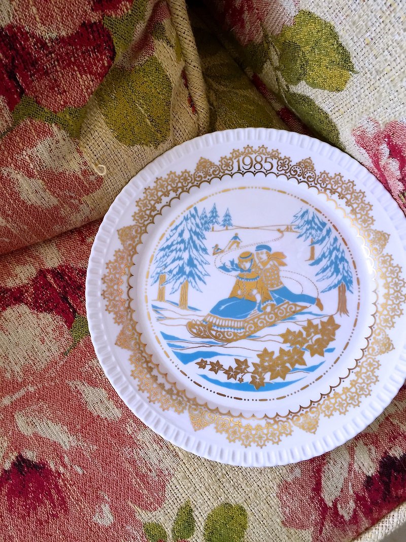 ♥ ♥ Annie crazy Antiquities British bone china Spode snowman series British system inserts Jinlei Si cake inventory center plate decorative plate hanging - Small Plates & Saucers - Other Materials Gold