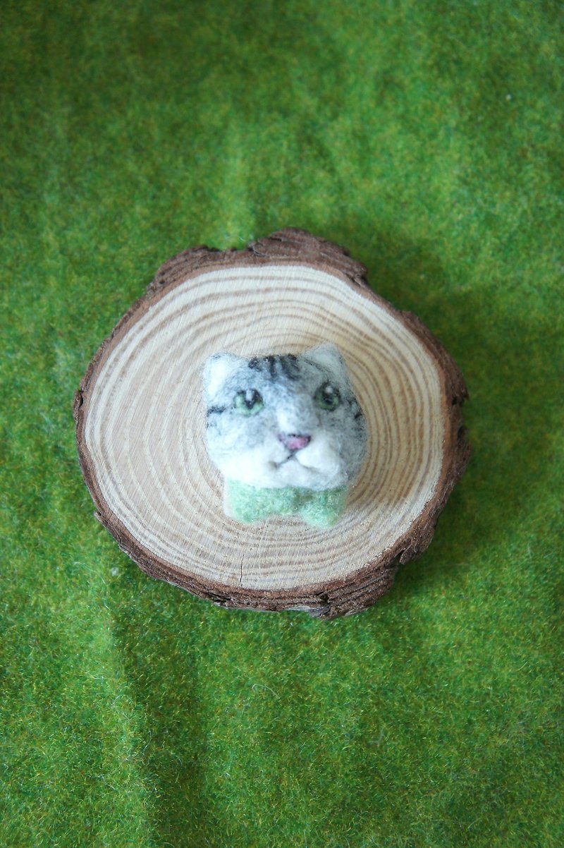 [Fur rabbit] wool felt cat pins / brooch custom - Brooches - Wool 