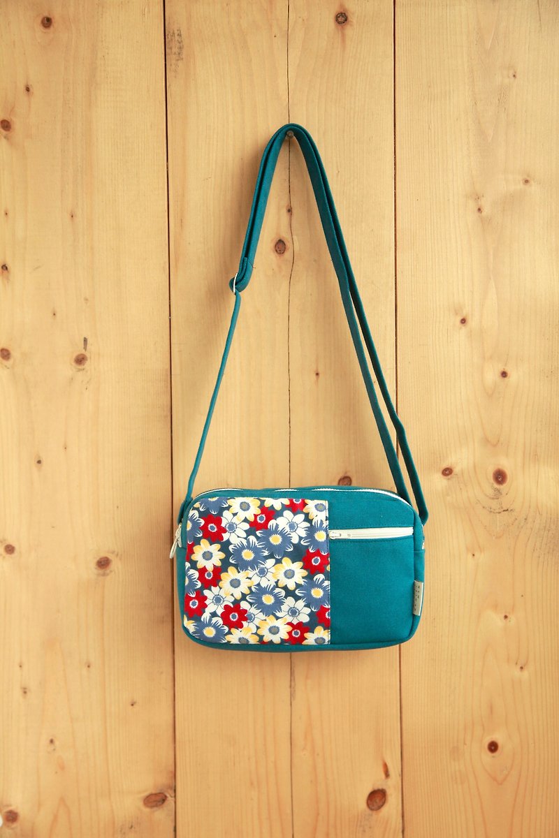 [Packet] flower canvas carry-blue dorsal - Messenger Bags & Sling Bags - Other Materials 