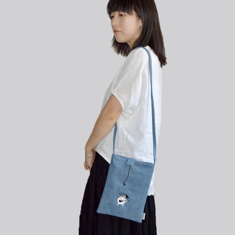 Guitar Girl embroidery phone package denim messenger bag has inside / inside the bag - กระเป๋าแมสเซนเจอร์ - วัสดุอื่นๆ สีน้ำเงิน