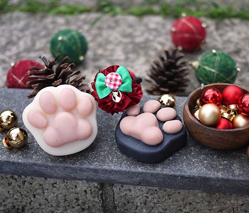 [貓手作ｘ聖誕節] 繽紛耶誕組（大貓掌x2＋貓咪泡芙髮飾＋聖誕卡＋紙袋） - 肥皂/手工皂 - 植物．花 紅色