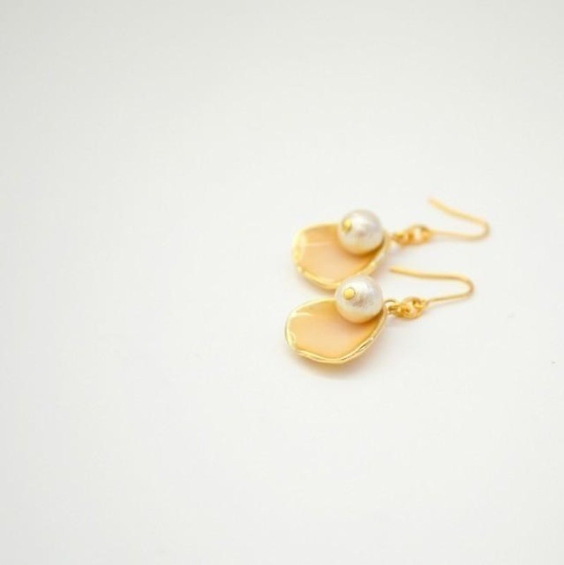 花瓣耳環 - 耳環/耳夾 - 其他金屬 金色