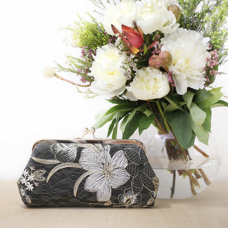 Handmade Floral Embroidered Clutch Bag in Black and | Gift for Brides, Mother - กระเป๋าถือ - วัสดุอื่นๆ สีดำ