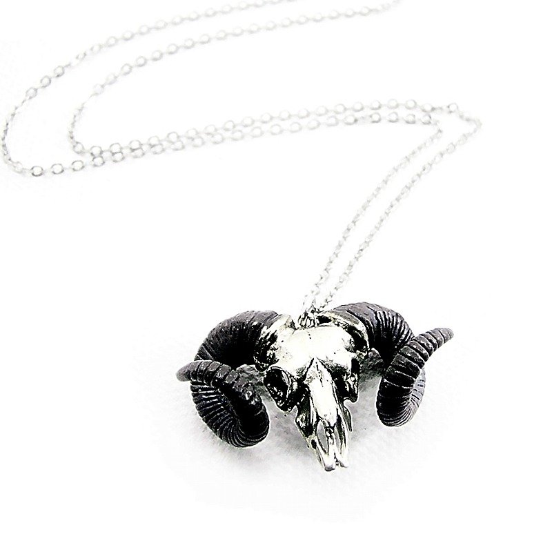 Zodiac pendant Ramble skull for Aries in white bronze and oxidized antique color ,Rocker jewelry ,Skull jewelry,Biker jewelry - สร้อยคอ - โลหะ 