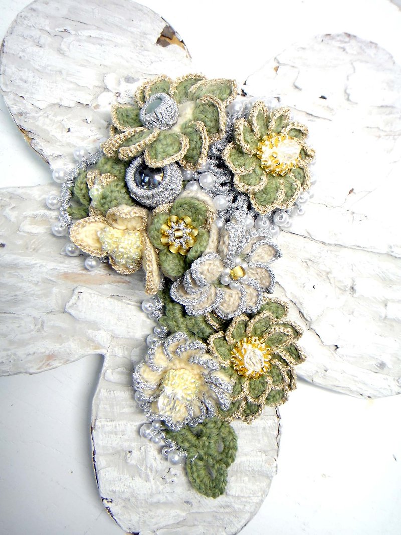 日本の手作りの南全体ハンドメイド花のブローチフック - ブローチ - その他の素材 グリーン