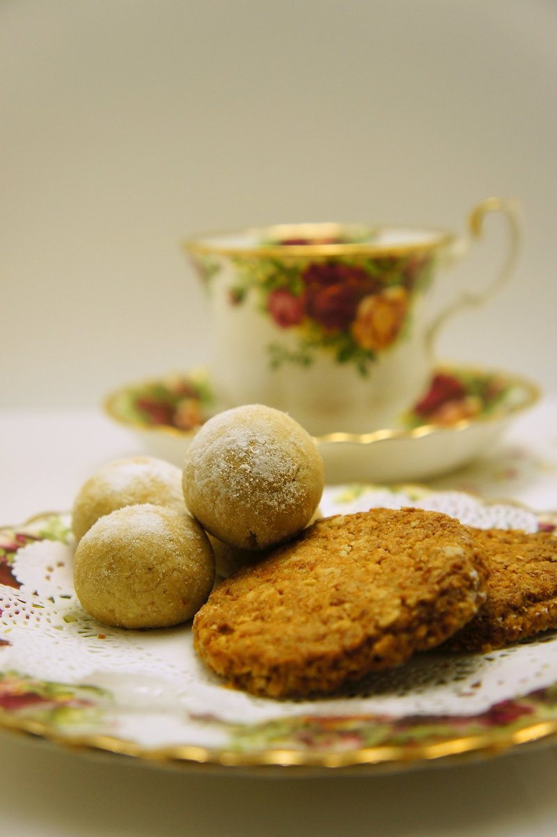 Hand dessert - Honey Brown Sugar Oatmeal Cookies - Oatmeal/Cereal - Fresh Ingredients Multicolor