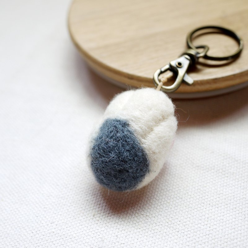 Wool felt cat's palm key ring-gray dots on white - Keychains - Wool 