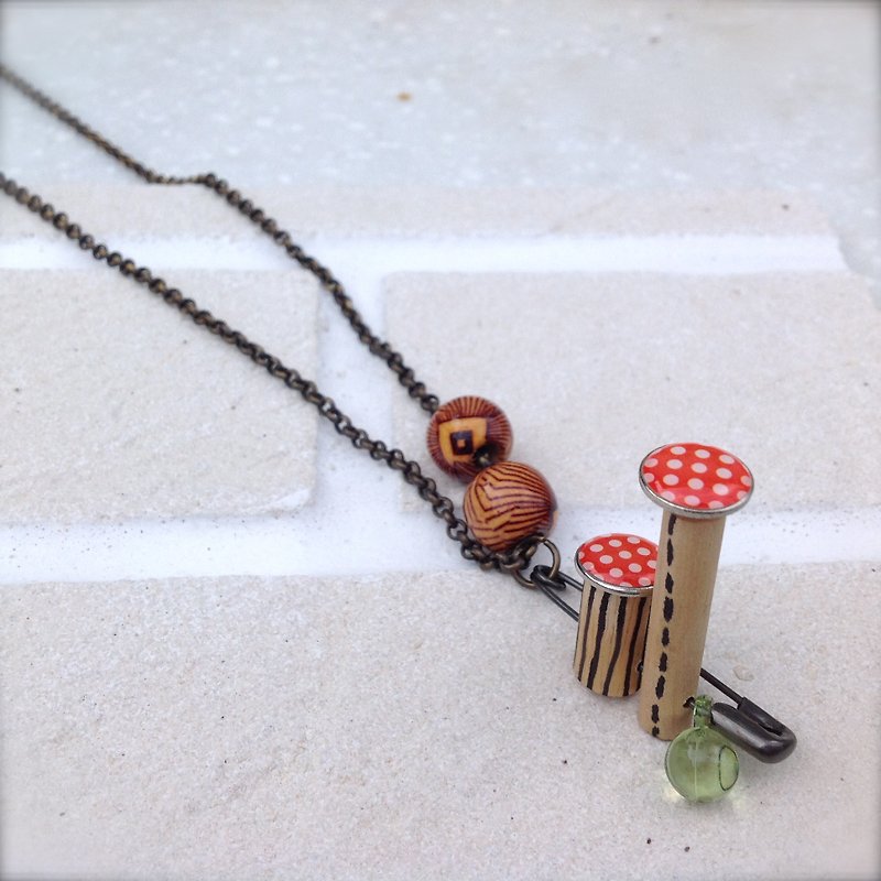 Skewered Shiitake Mushroom/Necklace Pin Thumbtack's Multifunctional Log Multi-Fork Plant Nature - Necklaces - Copper & Brass Multicolor