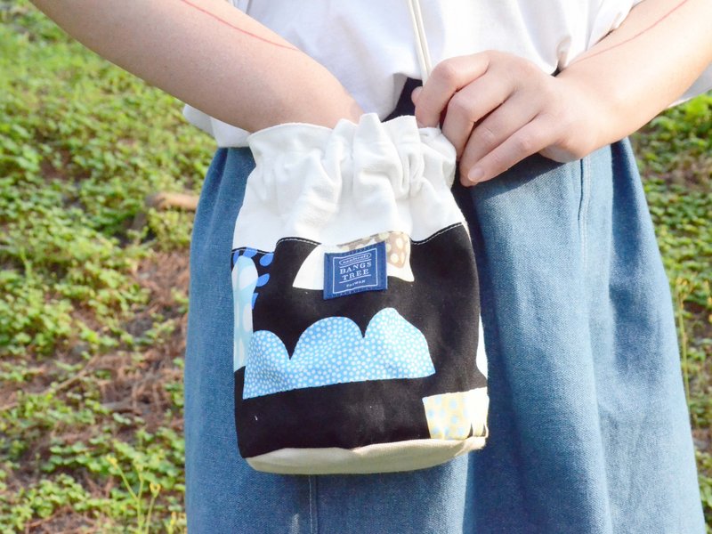 :: :: Dorsal bucket bag bangs tree _ irregular geometry (Tokyo defined in paragraph Shelf) - Messenger Bags & Sling Bags - Other Materials Blue