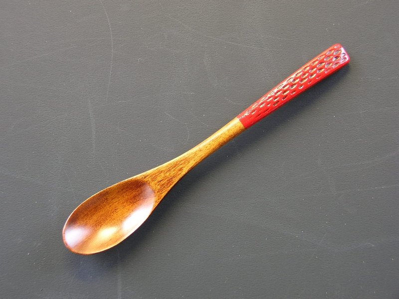 Lacquered wooden teaspoon, Chisel pattern, Red - Cutlery & Flatware - Wood Red