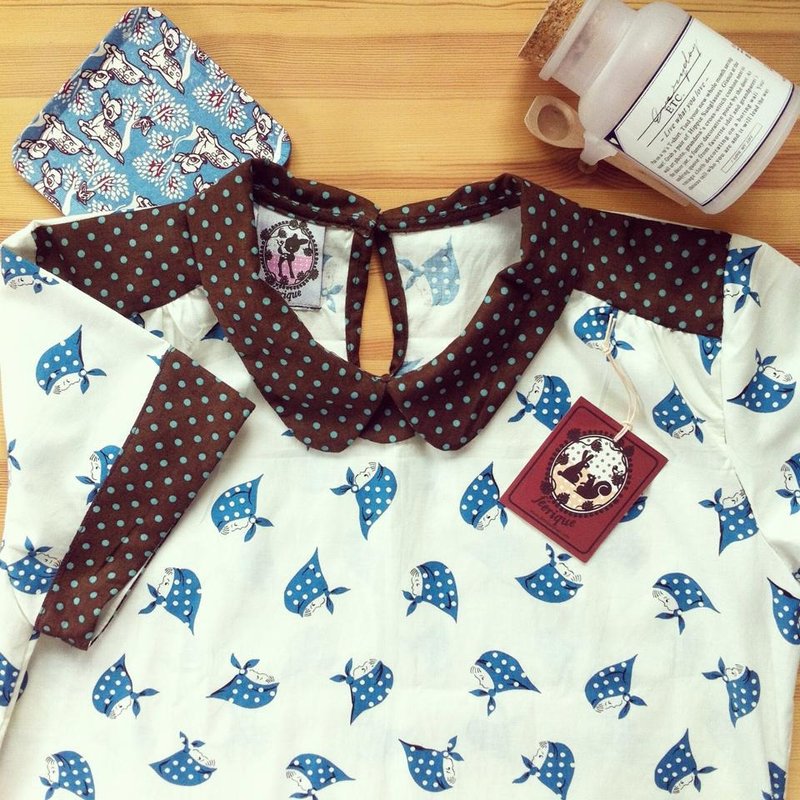 Short sleeve shirt handmade baby hats. Cotton from Japan Feerique Little Blue Riding Hood handmade with Japanese fabric blouse. - Women's Shirts - Cotton & Hemp Blue