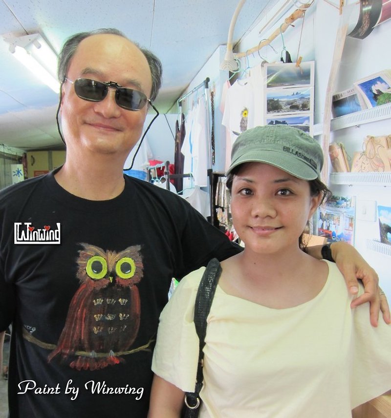Father's Day Commemorative Edition Owl-Winwing Hand-painted Clothes (Free Shipping) - เสื้อยืดผู้หญิง - ผ้าฝ้าย/ผ้าลินิน 